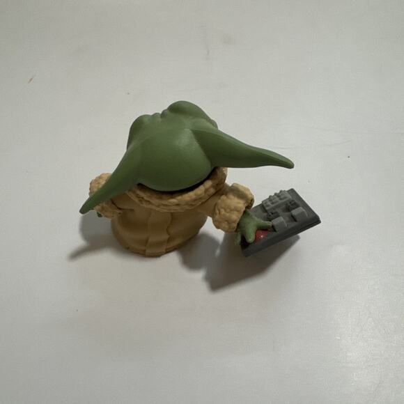 2 Star Wars The Mandalorian: Bounty Collection Series 2 The Child 2.2" - Picture 4 of 6